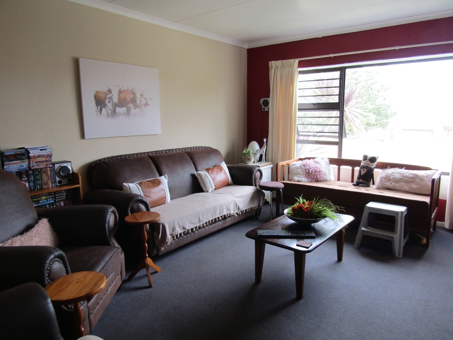 8 Bedroom Property for Sale in Wavecrest Eastern Cape